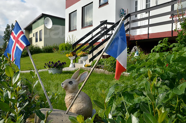 islande FASKRUFJORDUR drapeau france maison