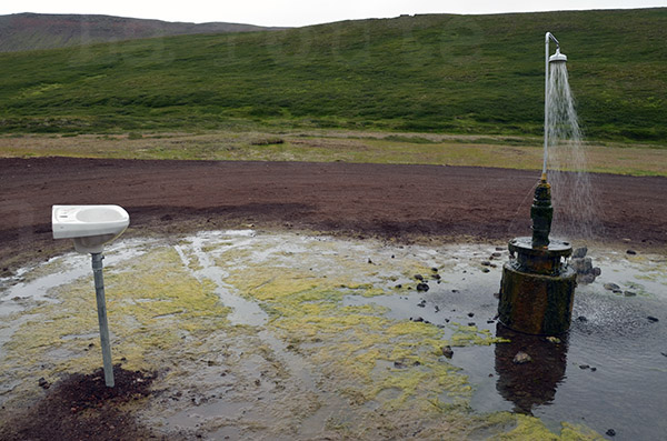 islande lac myvatn zone géothermique géothermie  centrale de krafla douche lavabo