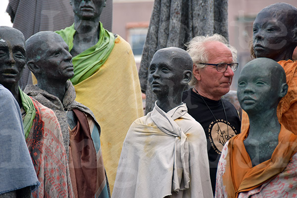 Jens Galschiot scultures migrants