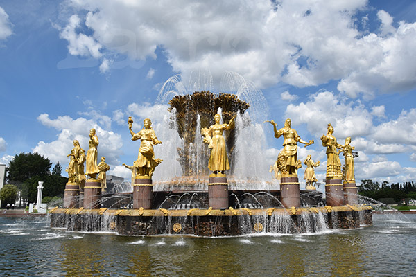 Moscou parc des expositions fontaine peuples