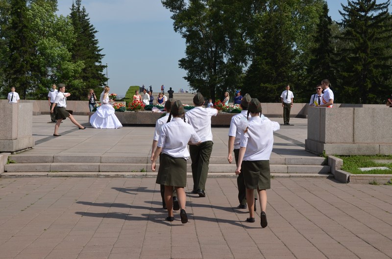 russie par la route sibérie irkutsk irkoutsk monument grande guerre patriotique mariage pionniers