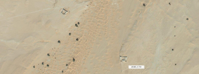 fort hassi inifel militaire sahara france algérie histoire ruines vue aérienne