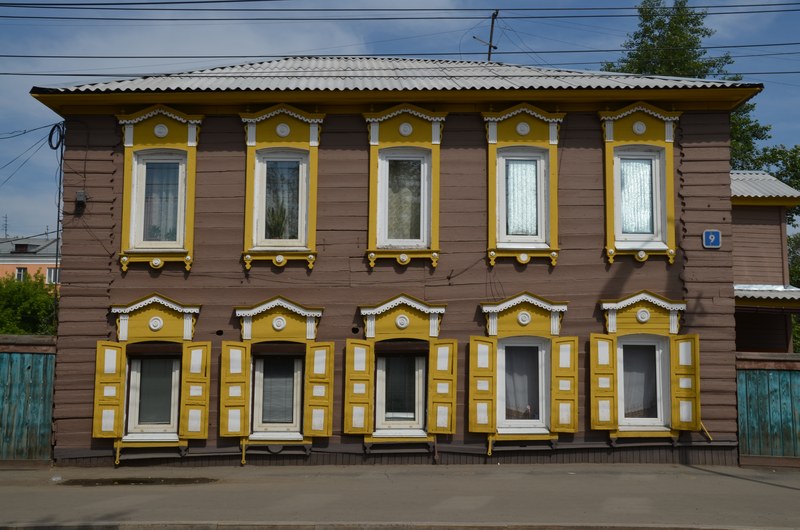 russie par la route sibérie irkutsk irkoutsk isba maison traditionnelle