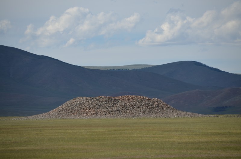 russie mongolie par la route archeologie tumulus kurgan steppe