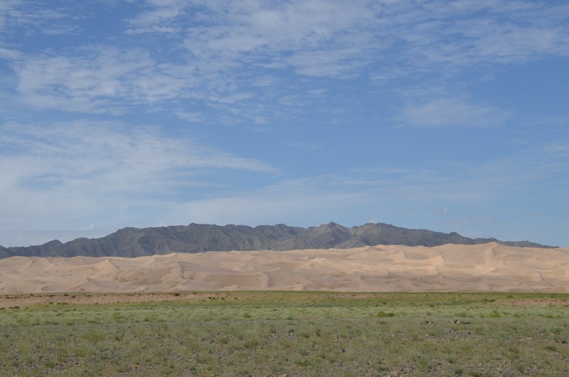 russie mongolie par la route desert gobi dunes khonogoryn els montagne