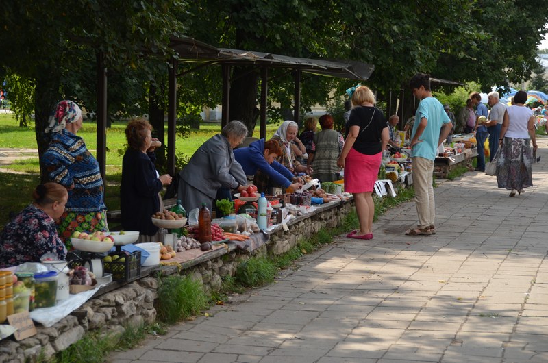 russie mongolie par la route souzdal suzdal vendeurs fruits légumes